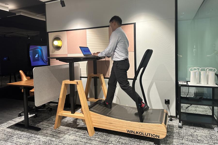 Active Hybrid Workspace_Treadmill Desk