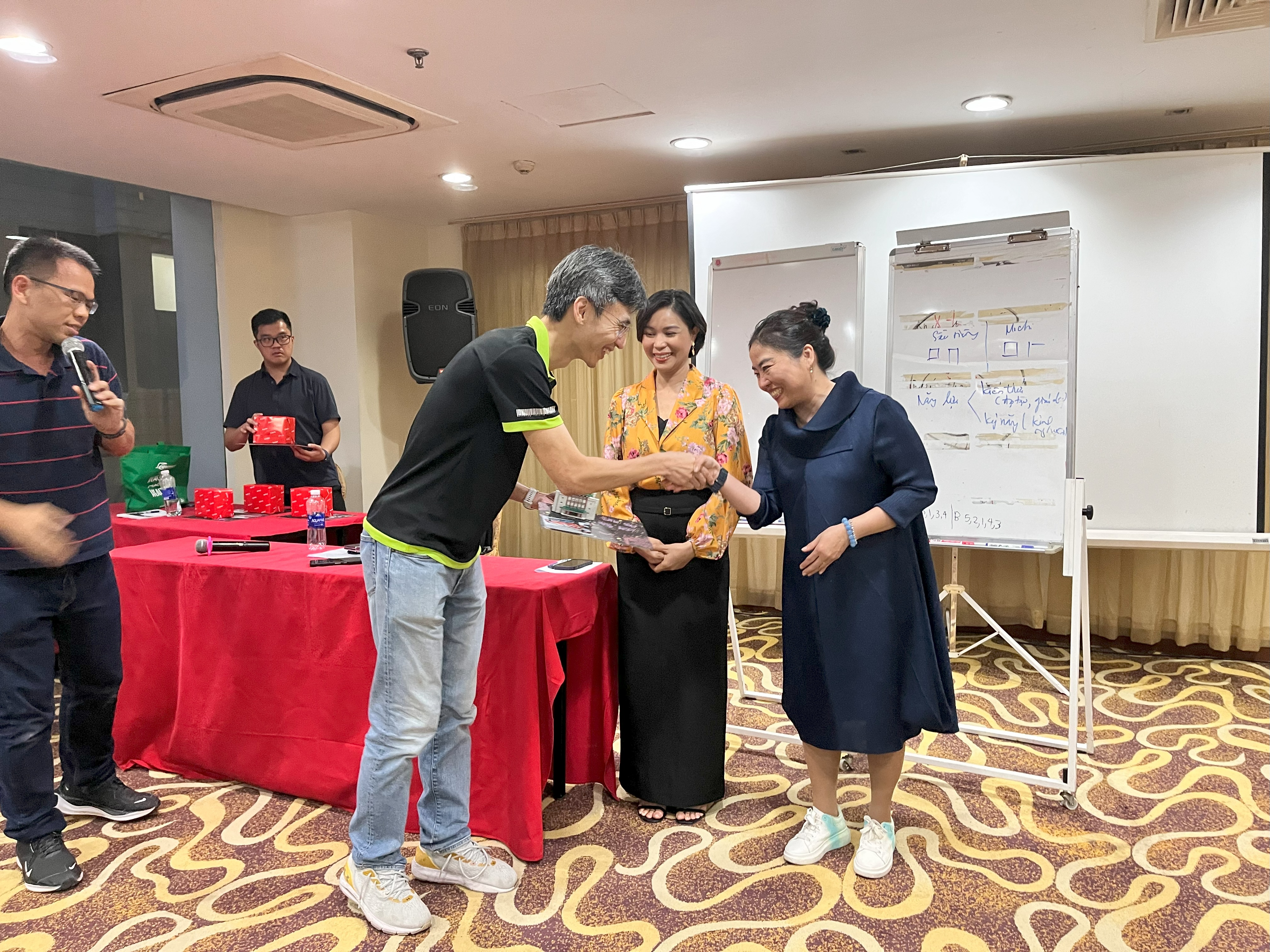 Chung-Cheng-High-School-Main-Keppel-Vietnam-Retail-Challenge-7.jpg