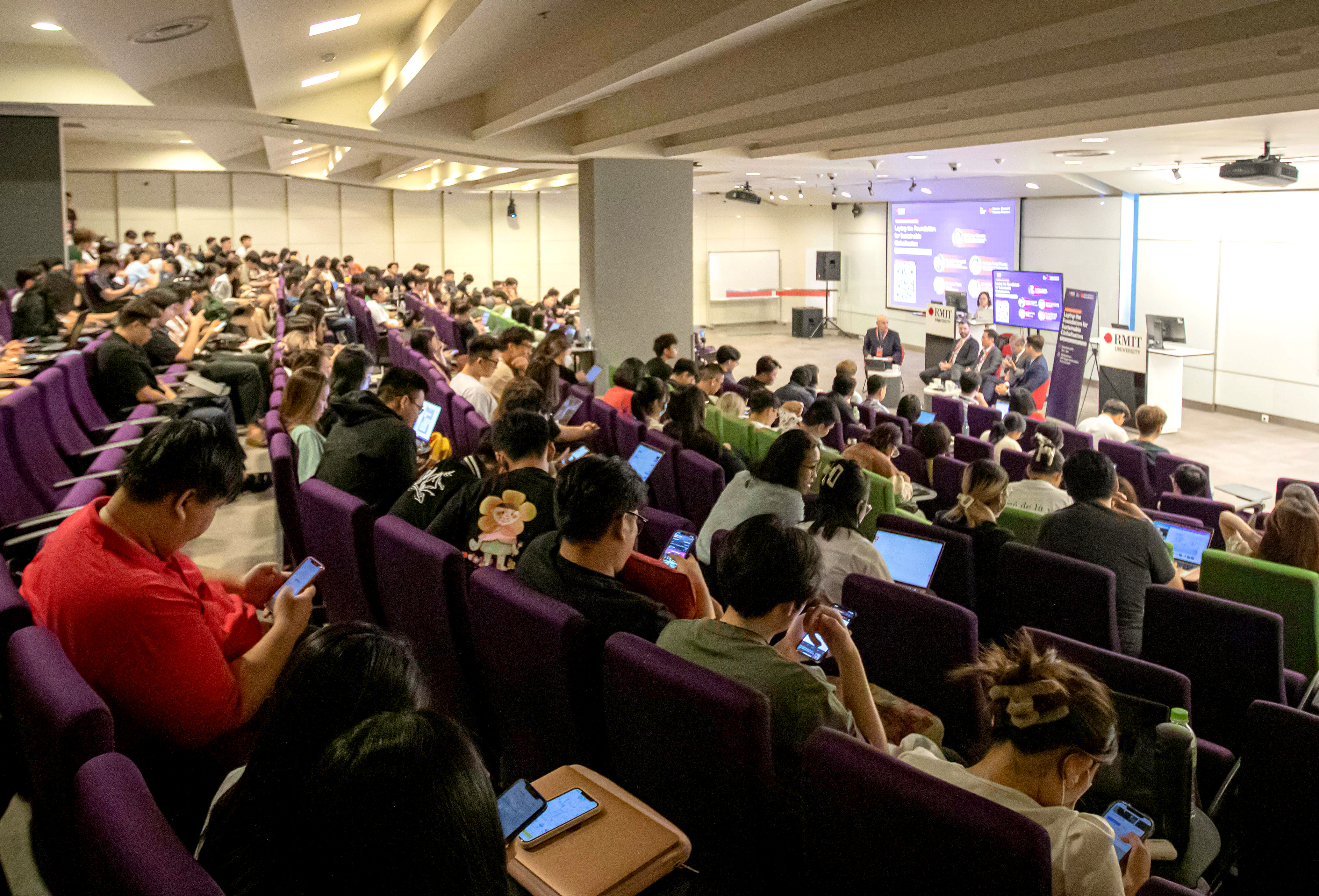 Keppel-shared-sustainable-business-practices-with-RMIT-students-3.jpg