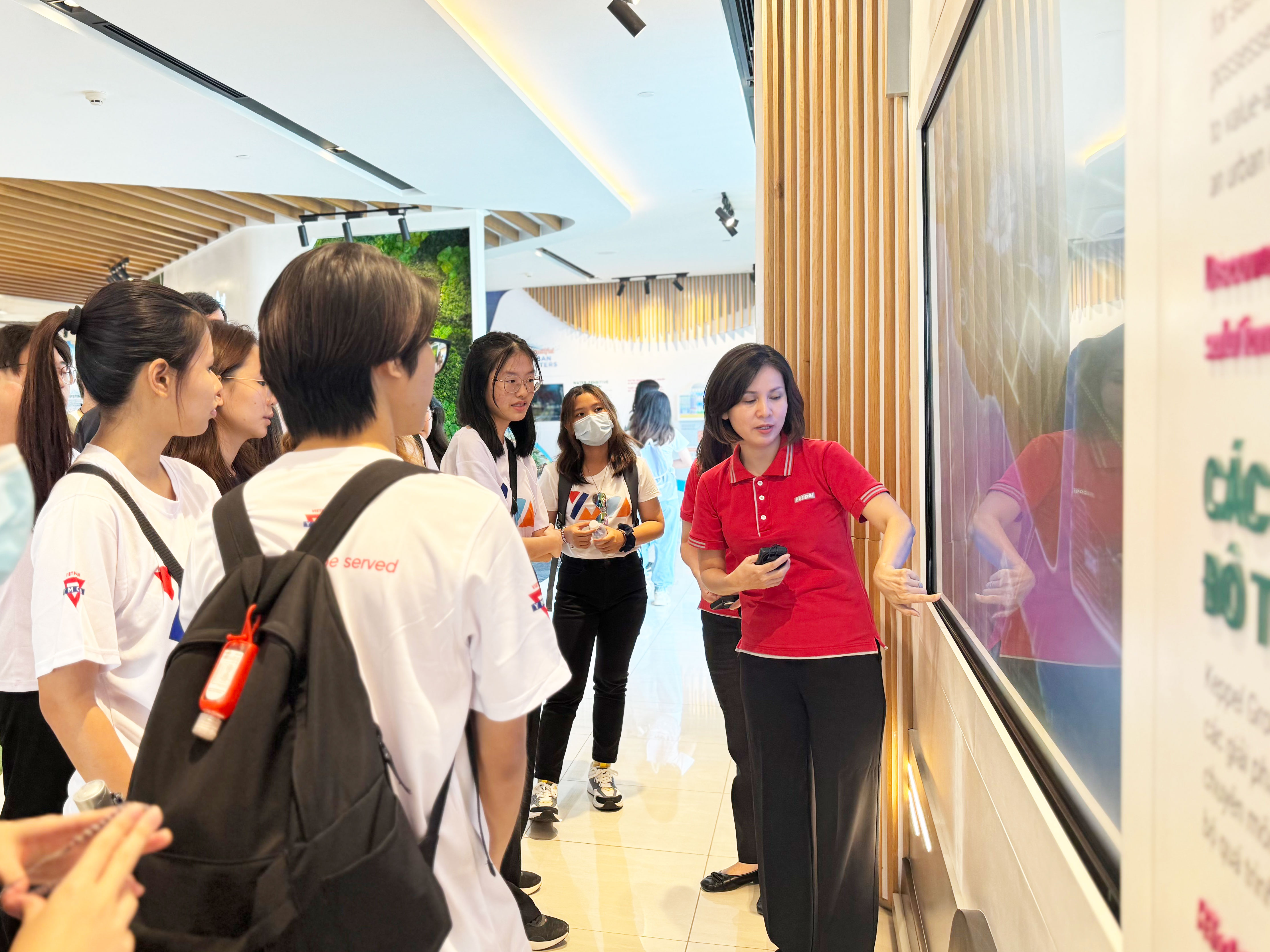 Ngee-Ann-Polytechnic-Singapore-Students-Visited-Keppel (8).jpg