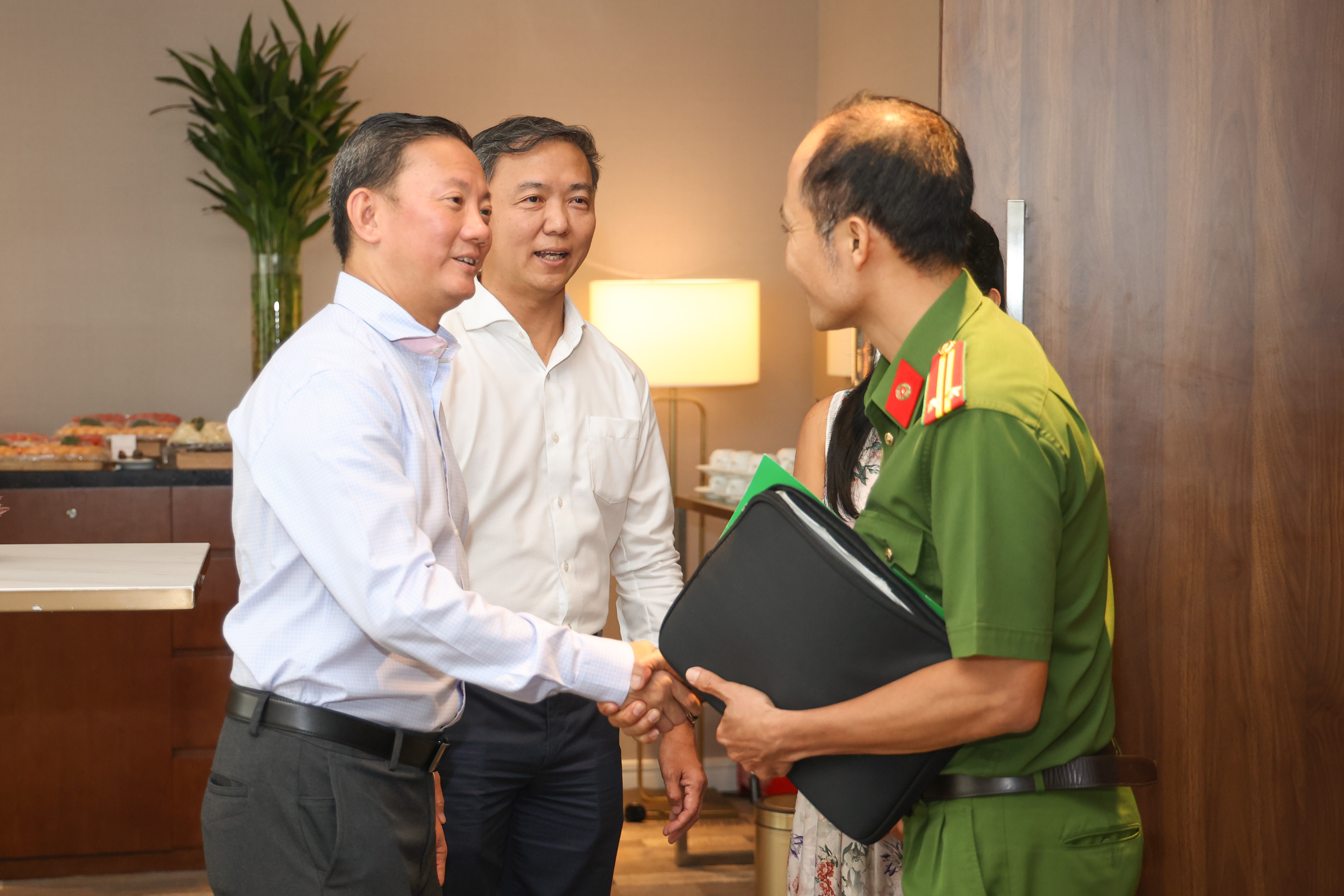 Saigon-Centre-honours-outstanding-individuals-and-teams-for-fire-safety-excellence-Keppel-Vietnam (2).JPG